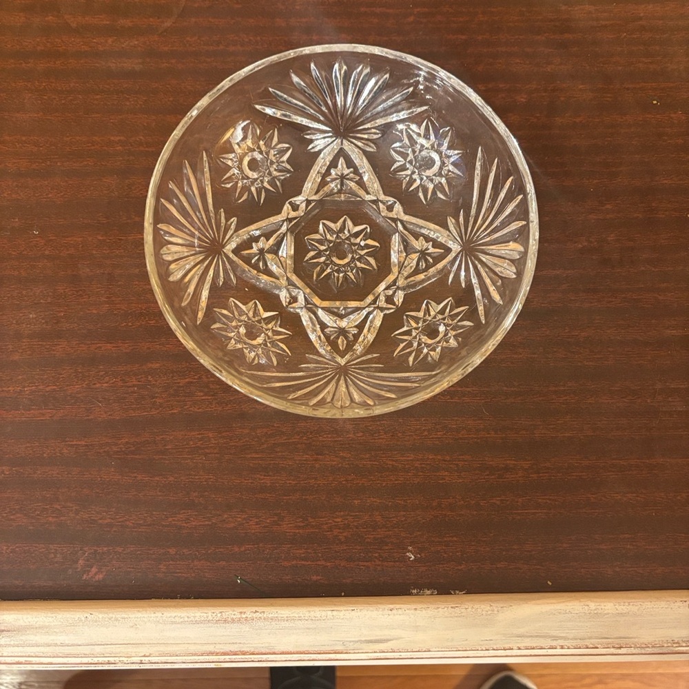 VINTAGE GLASS BOWL